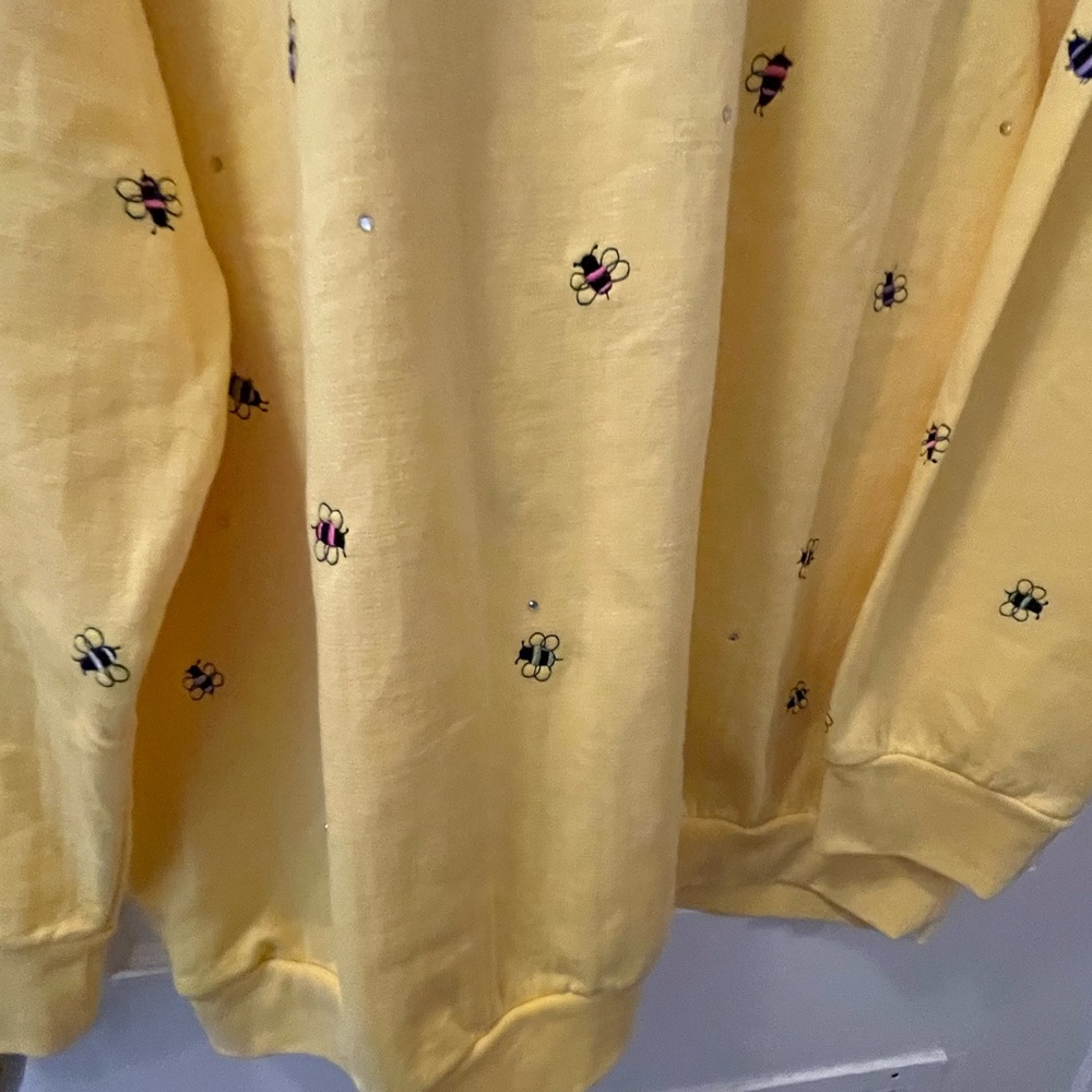 Quacker Factory Bee Sweatshirt - image 5